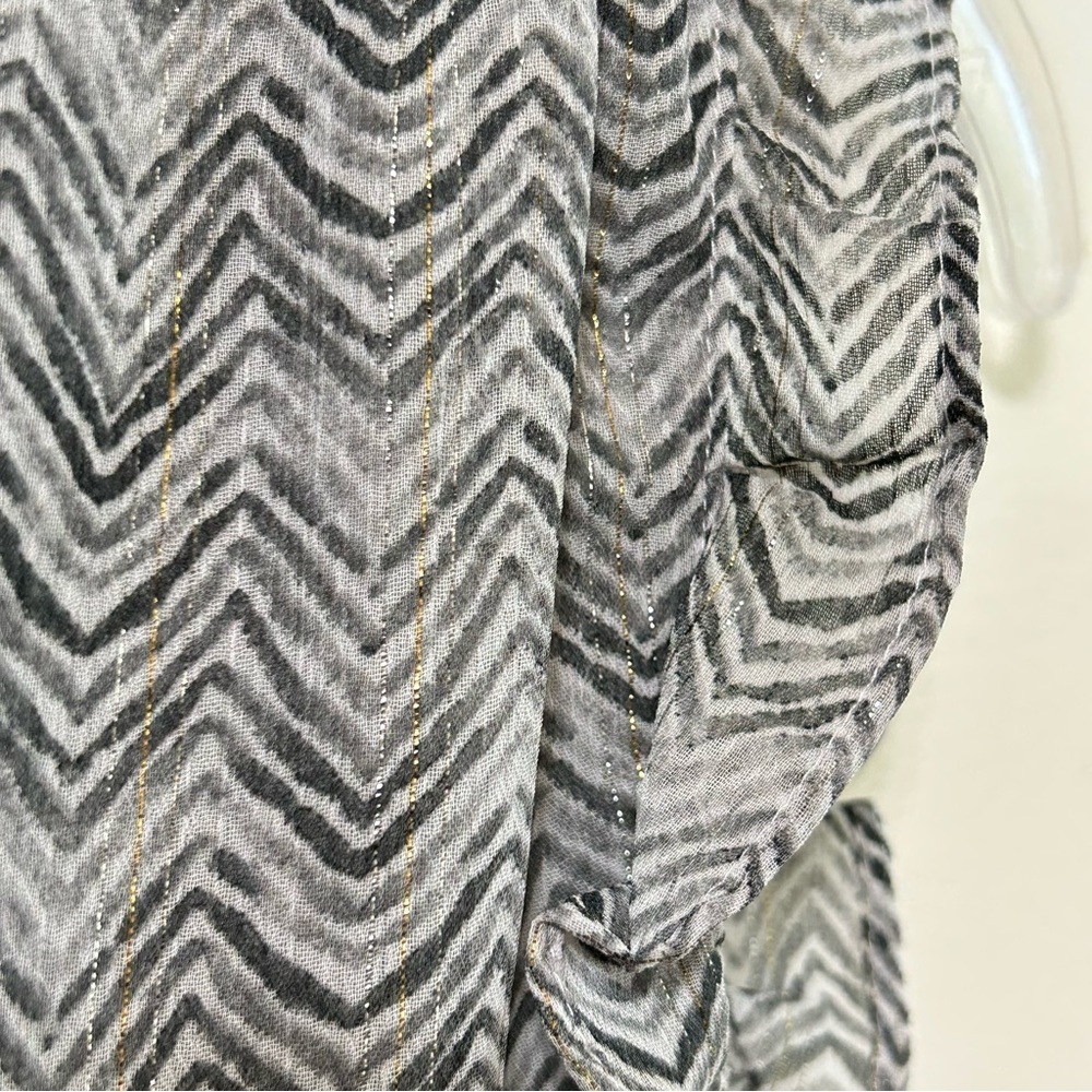 DKNY Ruffled Sleeveless Top grey with lining size S - Picture 6 of 10